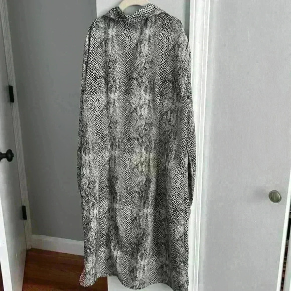 Vintage silky snakeskin print shirtdress long sleeved mother of pearl buttons - Picture 5 of 10